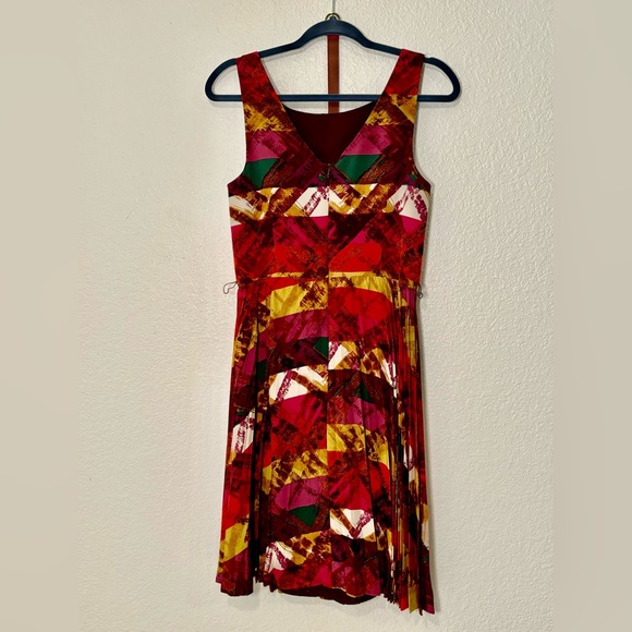 Trina Turk Accordion pleat dress Size 6 100% Silk - Picture 3 of 6